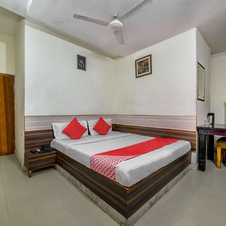 Oyo 40791 Hotel Hot N Fast Suratgarh Buitenkant foto
