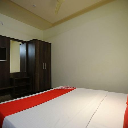 Oyo 40791 Hotel Hot N Fast Suratgarh Buitenkant foto