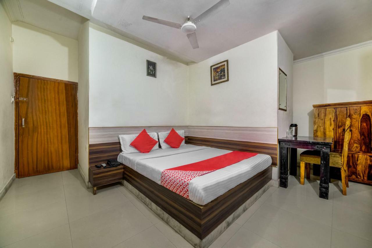 Oyo 40791 Hotel Hot N Fast Suratgarh Buitenkant foto