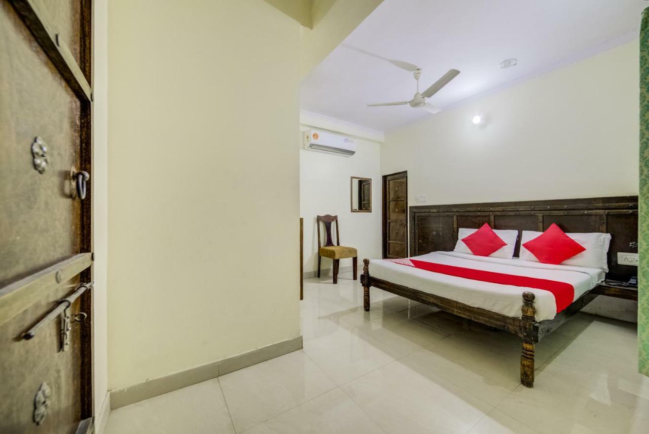 Oyo 40791 Hotel Hot N Fast Suratgarh Buitenkant foto