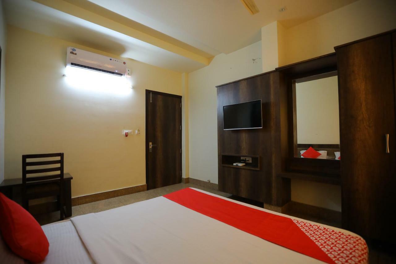 Oyo 40791 Hotel Hot N Fast Suratgarh Buitenkant foto