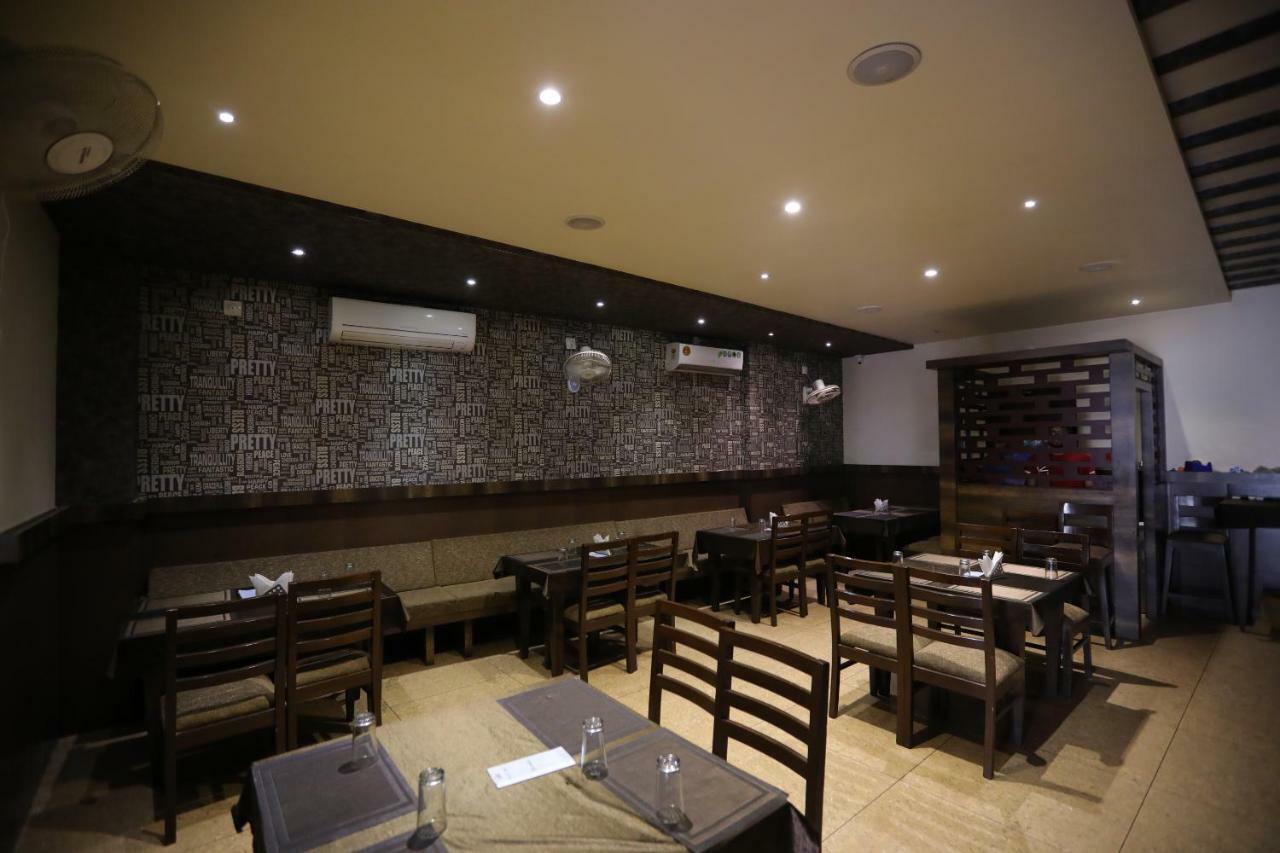 Oyo 40791 Hotel Hot N Fast Suratgarh Buitenkant foto
