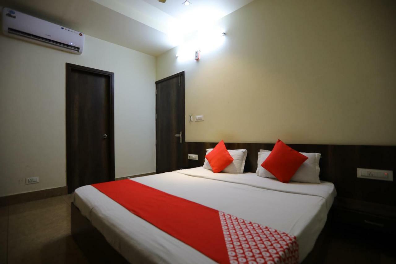 Oyo 40791 Hotel Hot N Fast Suratgarh Buitenkant foto