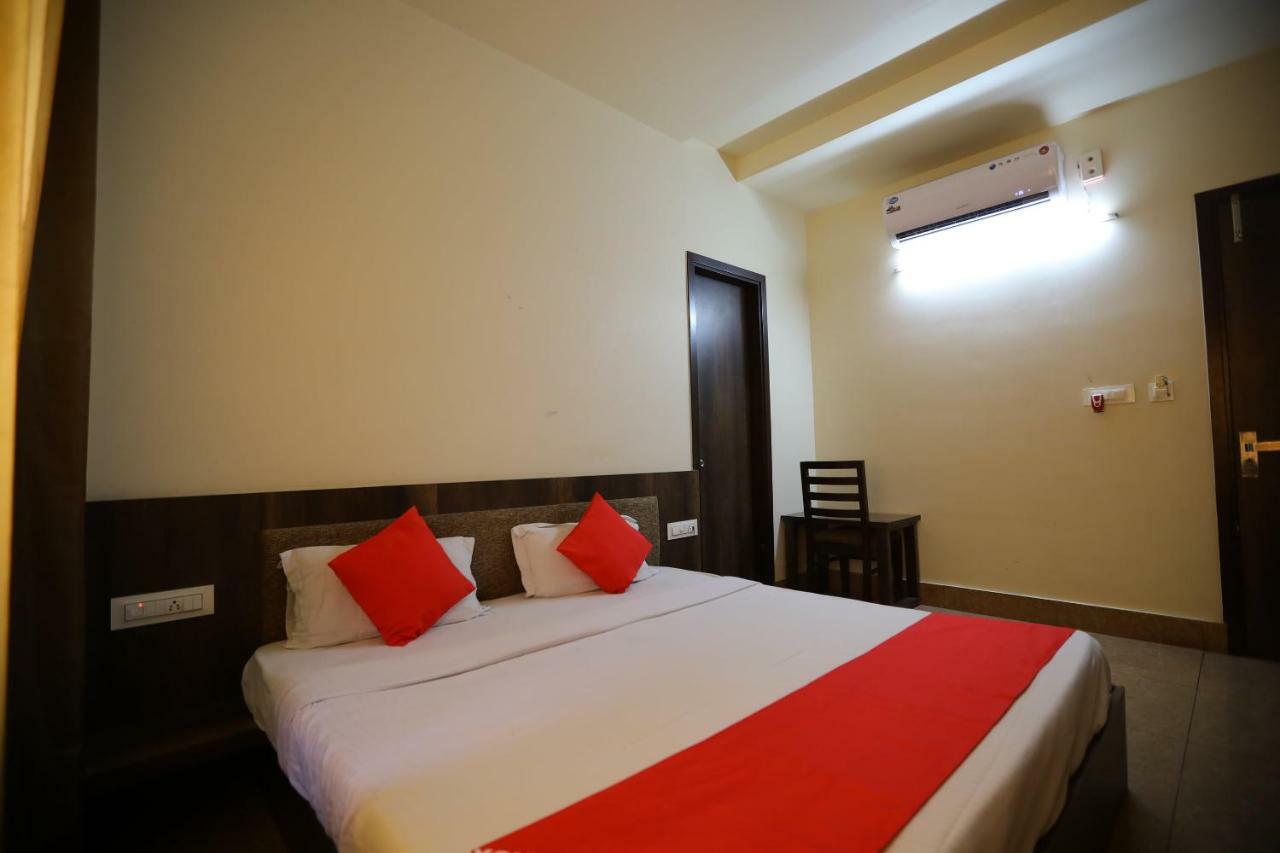 Oyo 40791 Hotel Hot N Fast Suratgarh Buitenkant foto